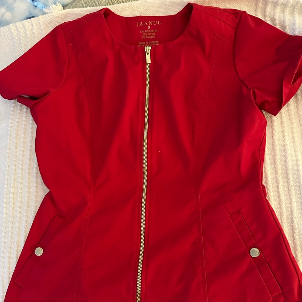 Jaanuu scrub top Small.